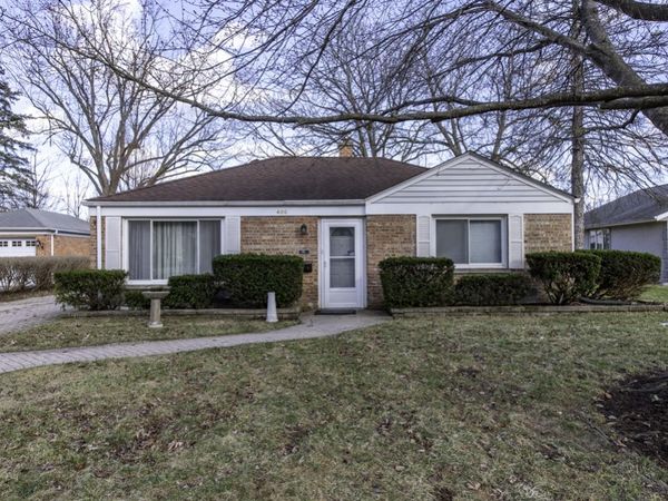 400 7th Avenue , Libertyville, IL 60048