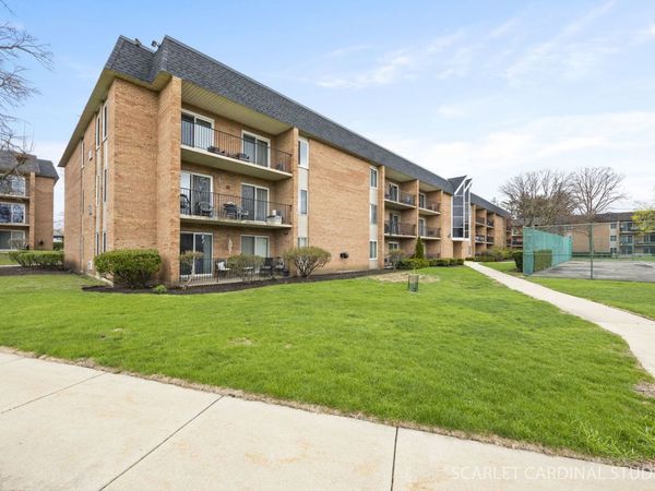 1056 N Mill Street , Unit 201, Naperville, IL 60563