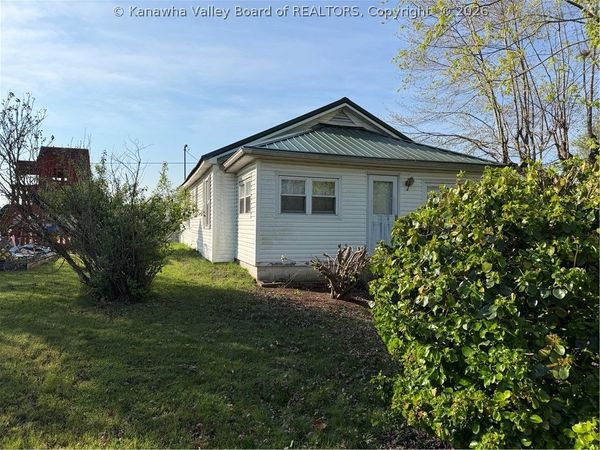 2529 Conner Avenue, Hurricane, WV 25526