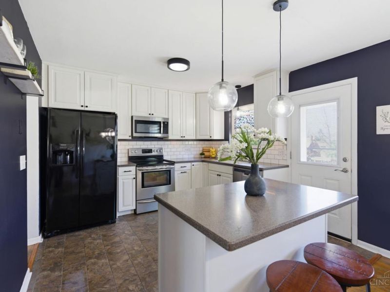 3351 Glenmont Lane, Green Township, OH 45248 Photo 12