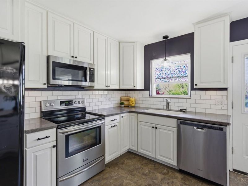 3351 Glenmont Lane, Green Township, OH 45248 Photo 15