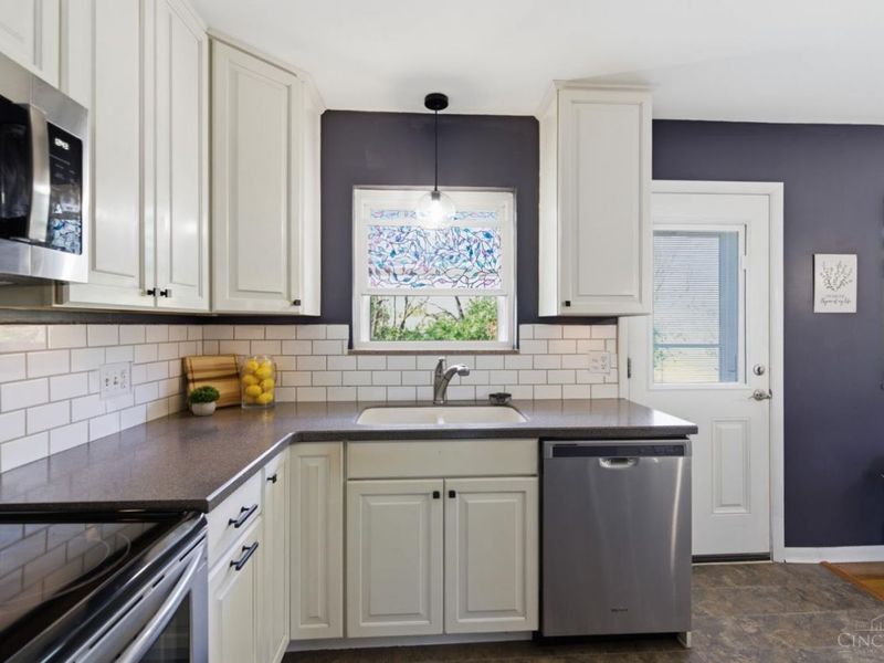 3351 Glenmont Lane, Green Township, OH 45248 Photo 17