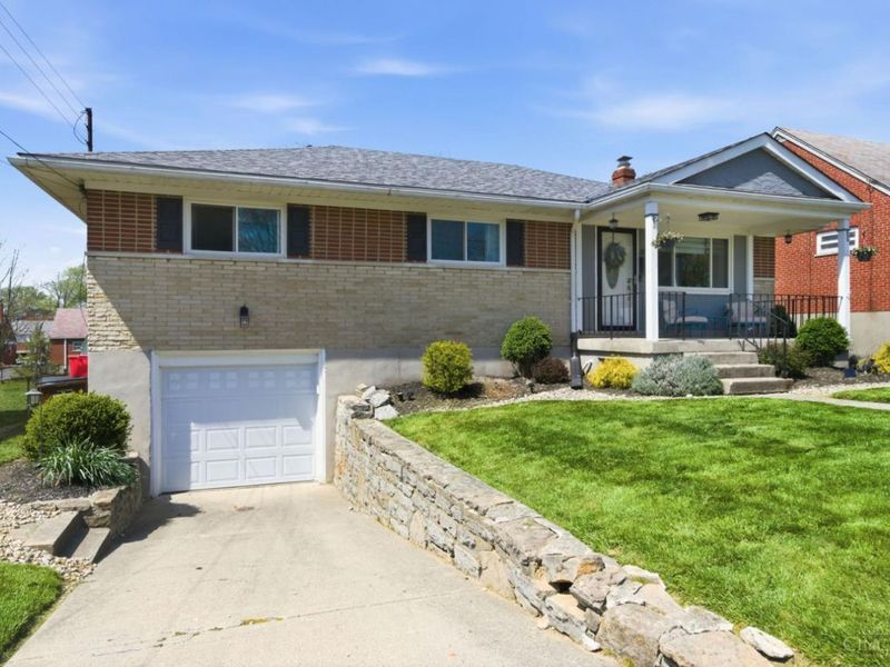 3351 Glenmont Lane, Green Township, OH 45248 Photo 2