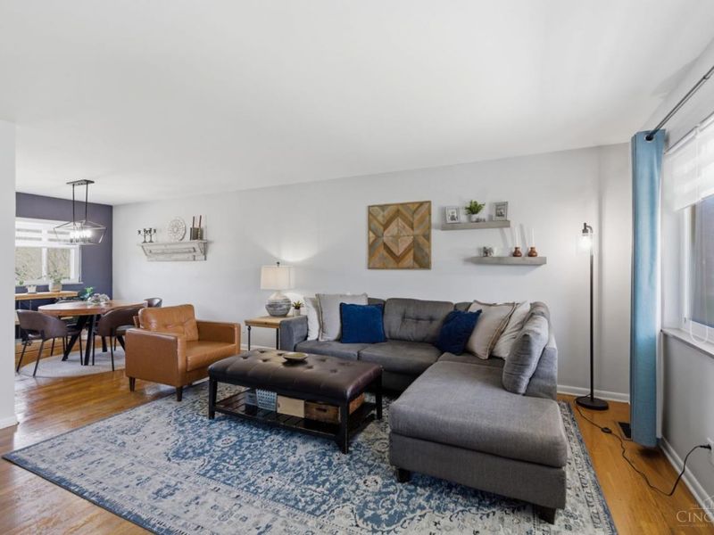 3351 Glenmont Lane, Green Township, OH 45248 Photo 5