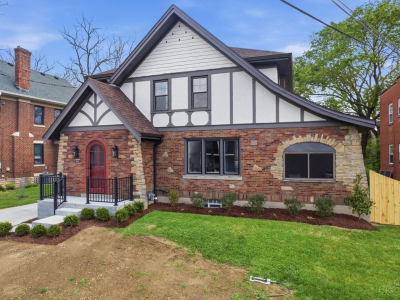 5018 Stewart Avenue, Cincinnati, OH 45227 Photo 2