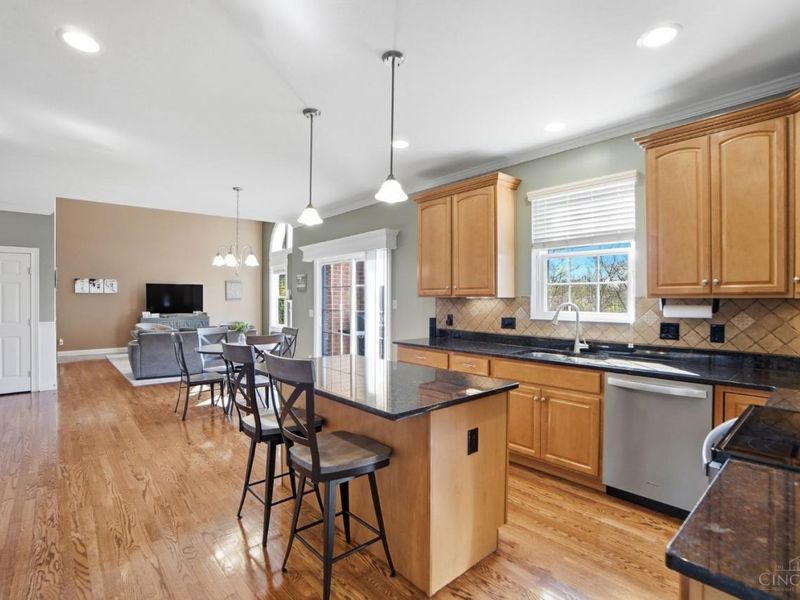 5558 Eden Ridge Drive, Green Township, OH 45247 Photo 11