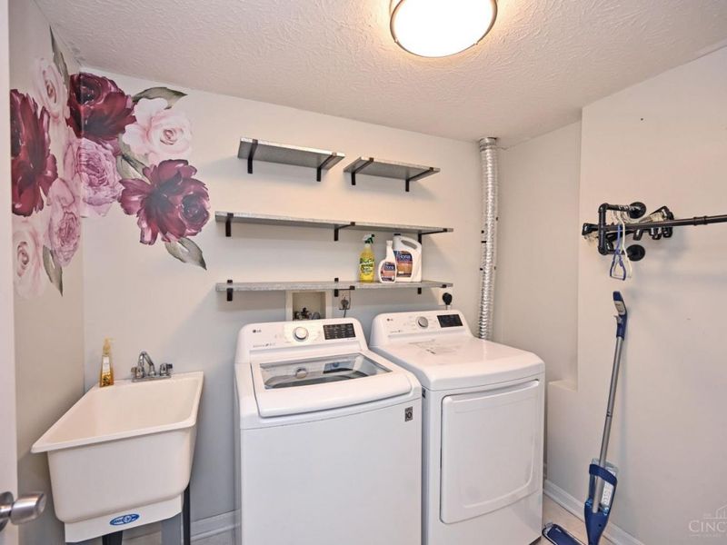 250 Postoak Lane, Unit I, Milford, OH 45150 Photo 32