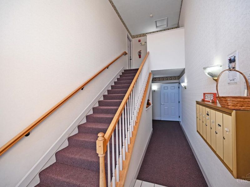 250 Postoak Lane, Unit I, Milford, OH 45150 Photo 4