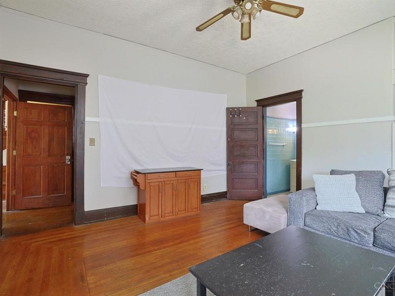 448 Riddle Road, Cincinnati, OH 45220 Photo 11