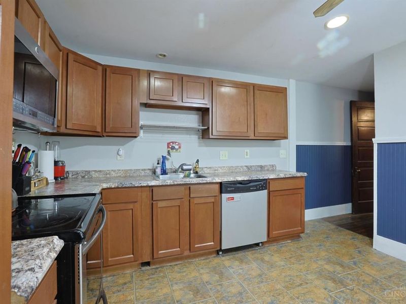 448 Riddle Road, Cincinnati, OH 45220 Photo 15