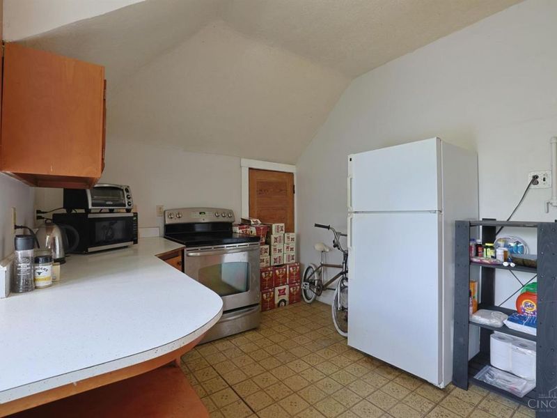 448 Riddle Road, Cincinnati, OH 45220 Photo 18