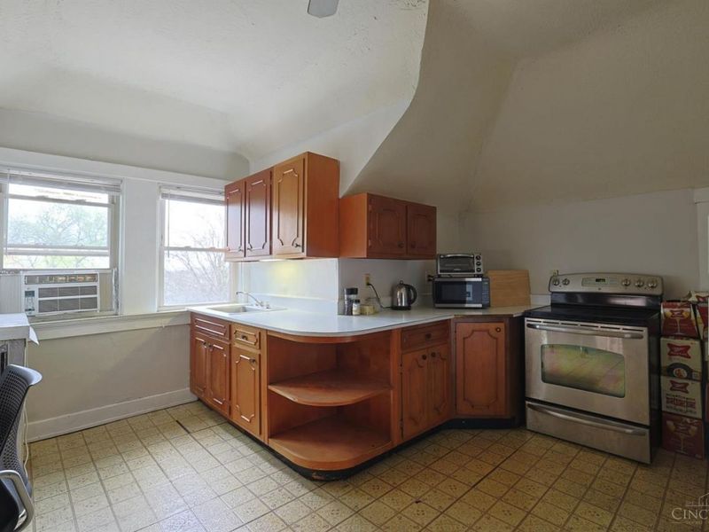 448 Riddle Road, Cincinnati, OH 45220 Photo 29