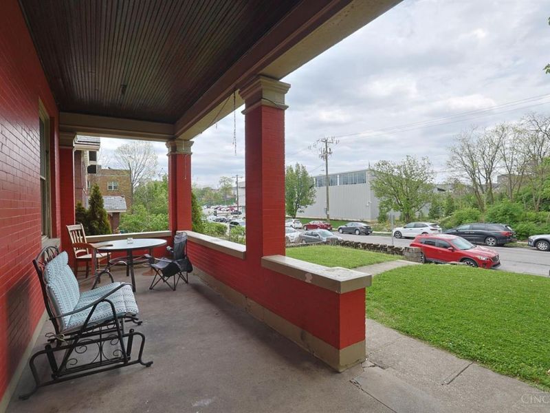 448 Riddle Road, Cincinnati, OH 45220 Photo 3