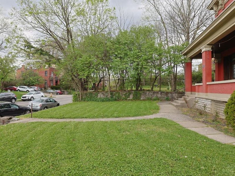 448 Riddle Road, Cincinnati, OH 45220 Photo 37