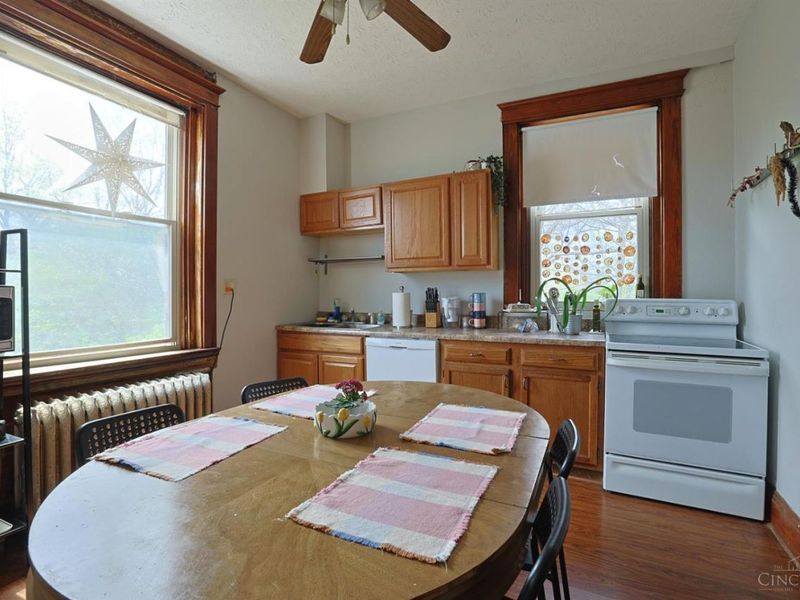 448 Riddle Road, Cincinnati, OH 45220 Photo 38