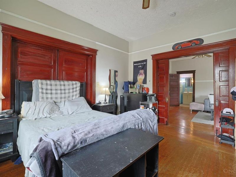 448 Riddle Road, Cincinnati, OH 45220 Photo 8