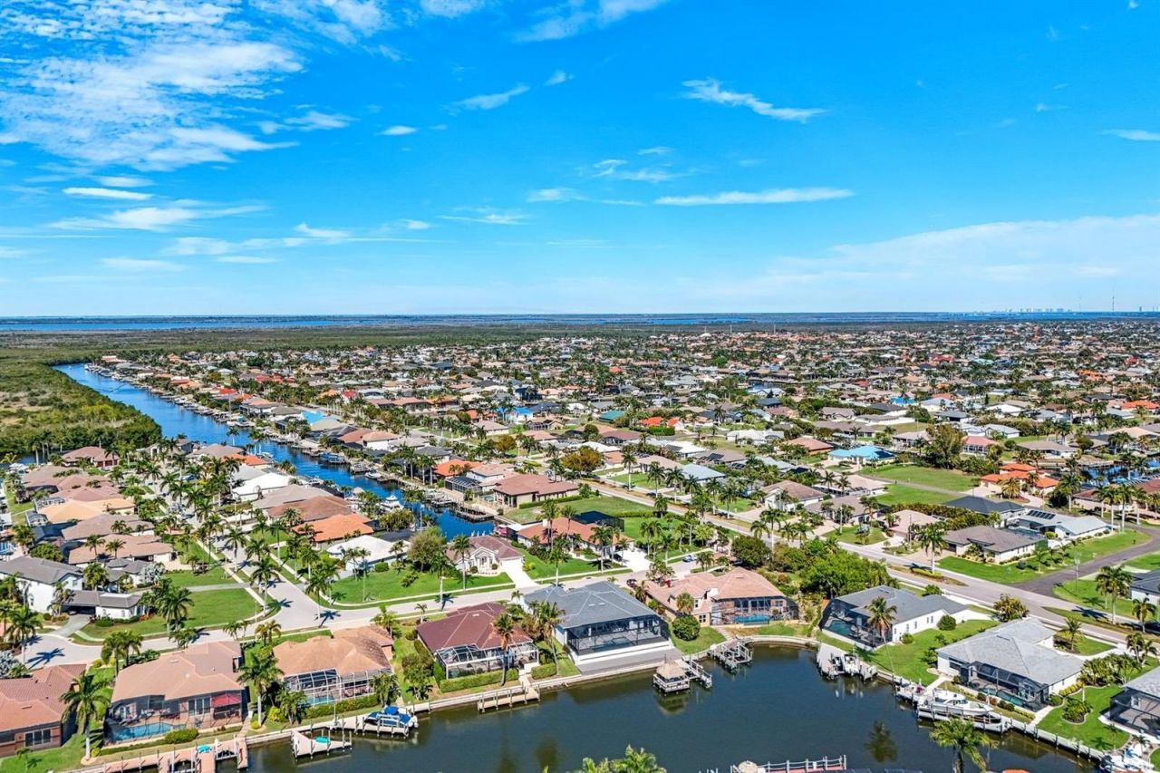 2022 El Dorado Parkway W, Cape Coral, FL 33914 Photo