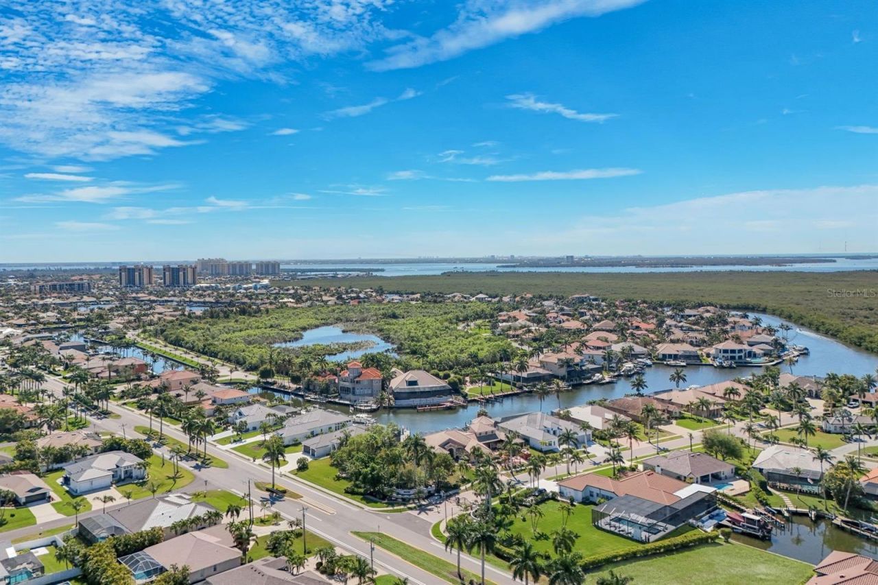 2022 El Dorado Parkway W, Cape Coral, FL 33914 Photo