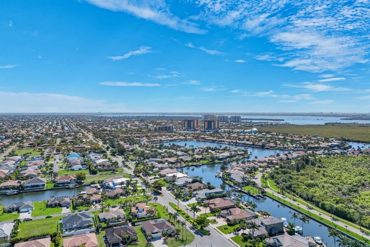 2022 El Dorado Parkway W, Cape Coral, FL 33914 Photo