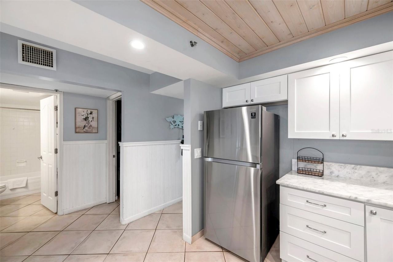 20000 Gulf Boulevard, Unit 305, Indian Shores, FL 33785 Photo