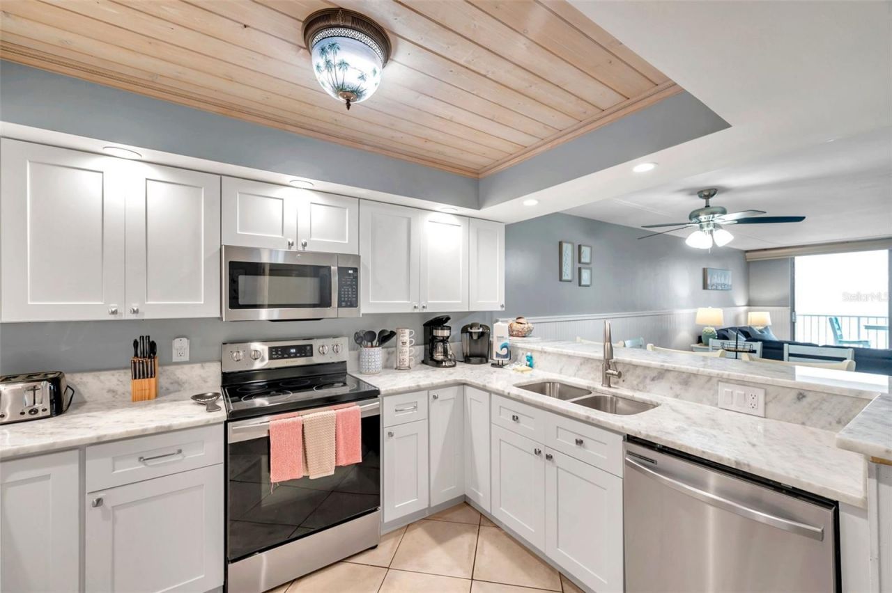 20000 Gulf Boulevard, Unit 305, Indian Shores, FL 33785 Photo