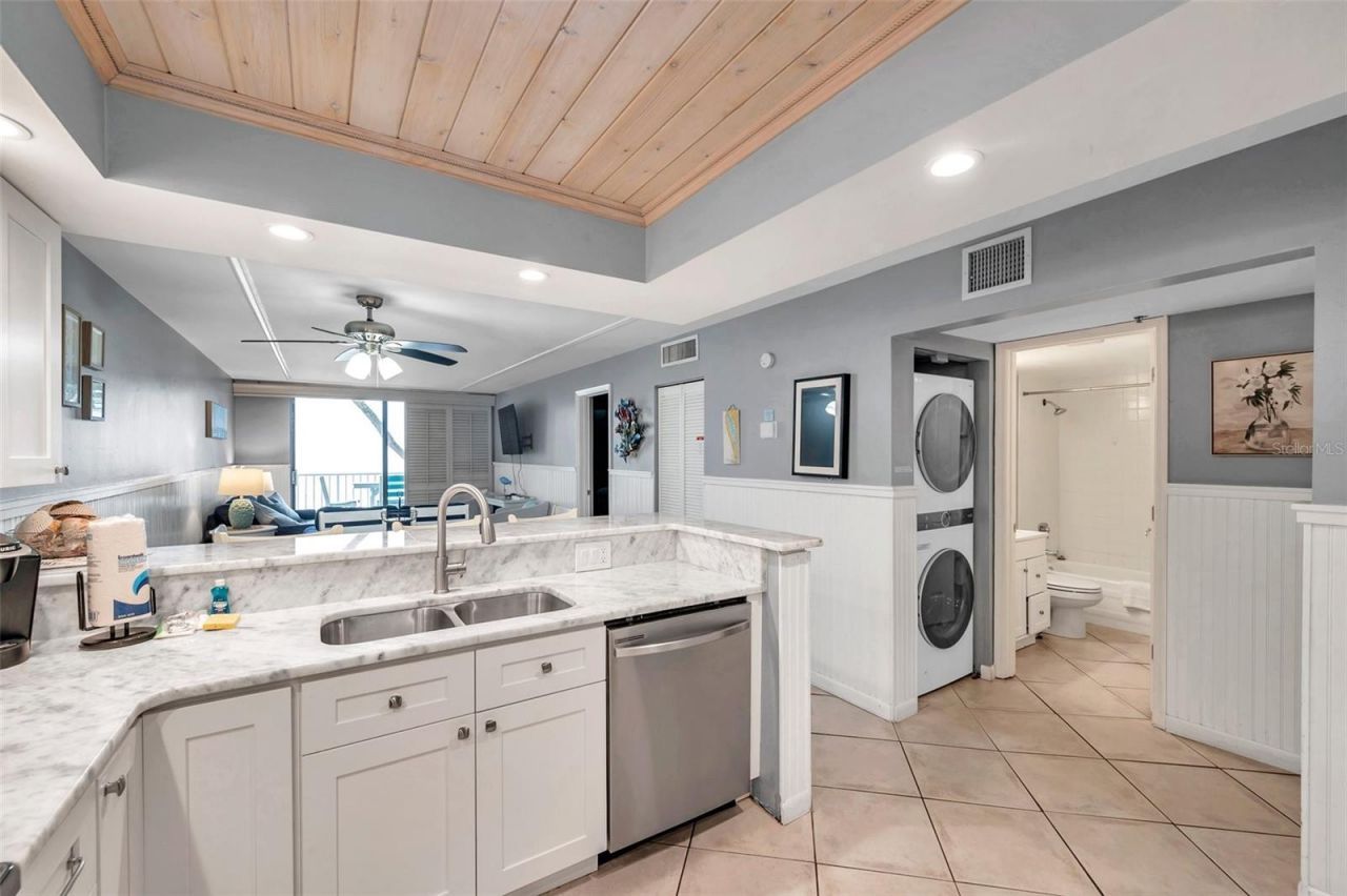 20000 Gulf Boulevard, Unit 305, Indian Shores, FL 33785 Photo