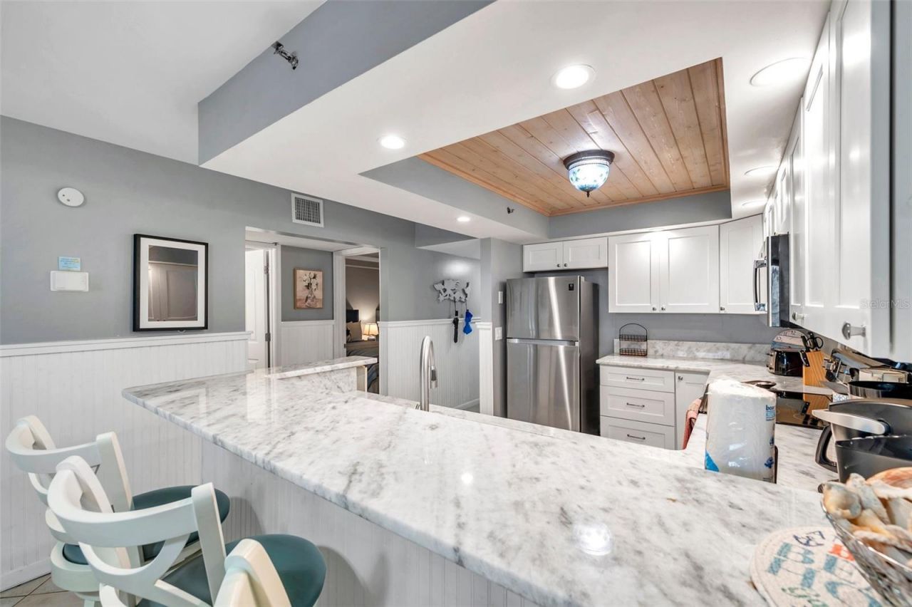 20000 Gulf Boulevard, Unit 305, Indian Shores, FL 33785 Photo