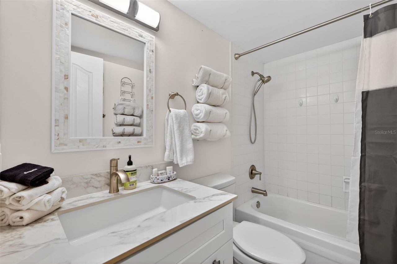 20000 Gulf Boulevard, Unit 305, Indian Shores, FL 33785 Photo