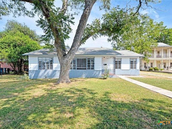 268 E Mill Street , New Braunfels, TX 78130