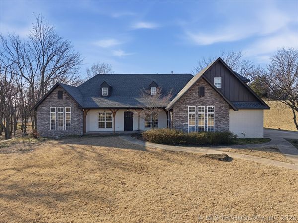 9800 E 510 Road , Claremore, OK 74019