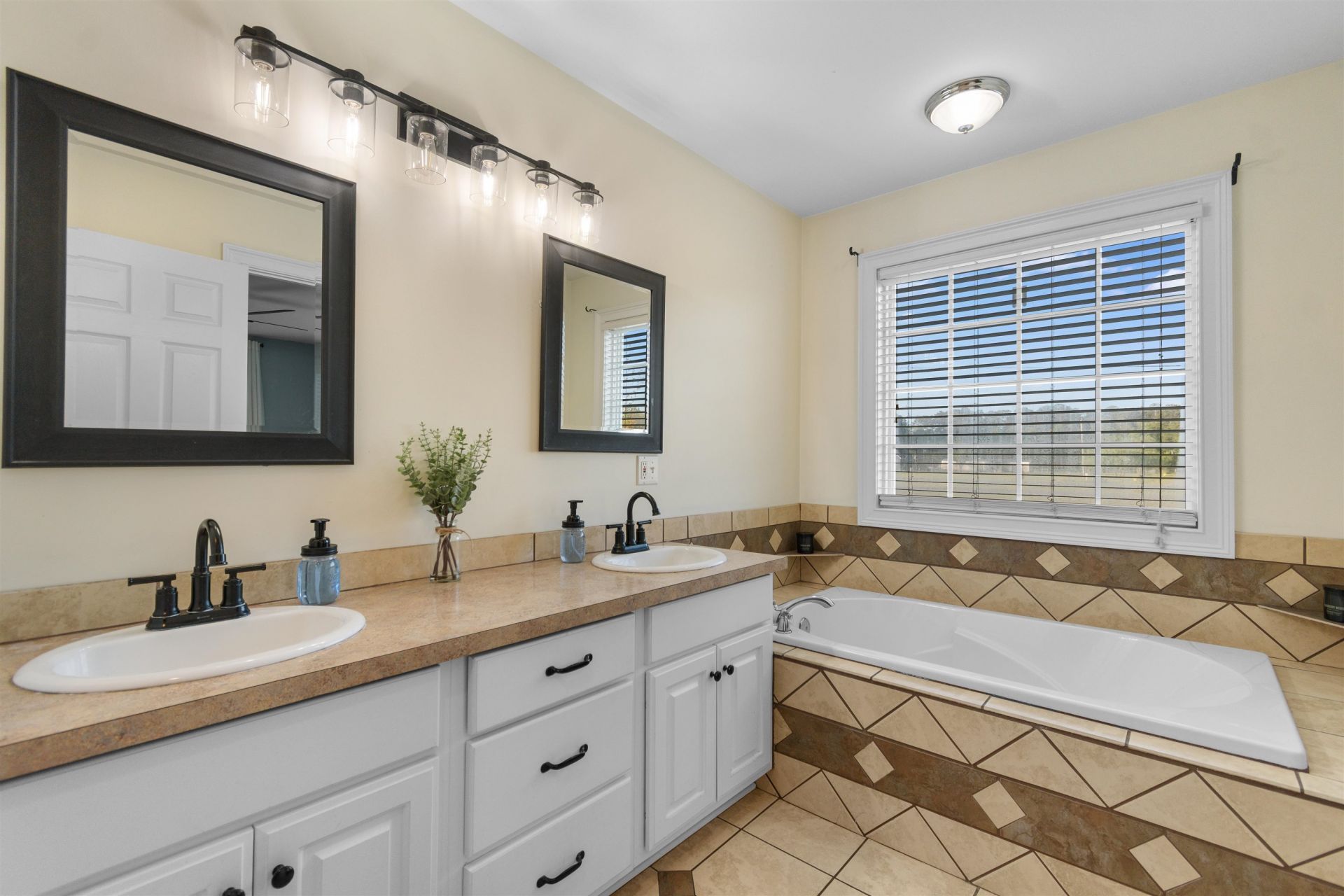 1814 Georgetown Hwy. Photo 17