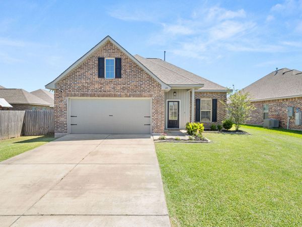 124 Haygood, Sulphur, LA 70665