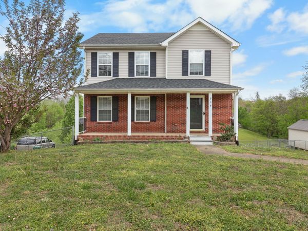 934 Hedge Apple Dr, Clarksville, TN 37040