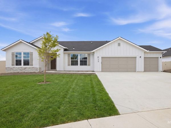 517 Waverly Ave, Middleton, ID 83644
