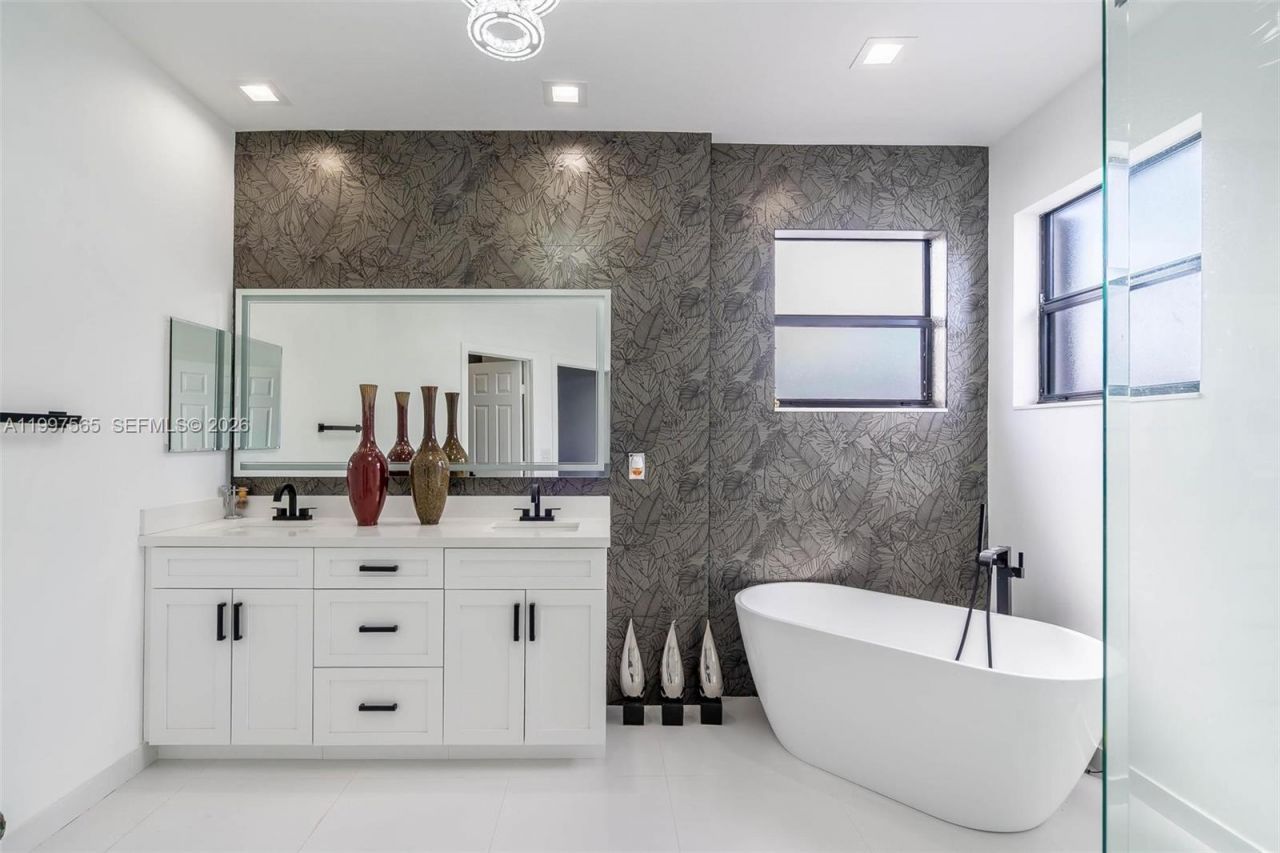 3521 W 92nd Pl, Hialeah, FL 33018 Photo