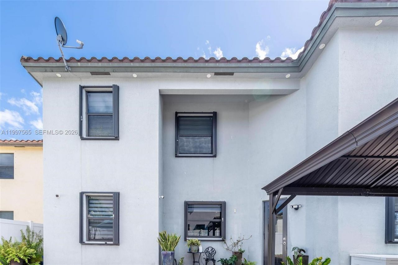 3521 W 92nd Pl, Hialeah, FL 33018 Photo