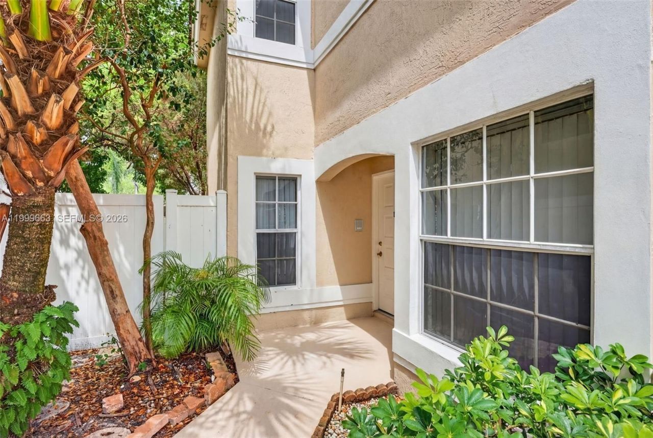 931 Opal Ter, Weston, FL 33326 Photo