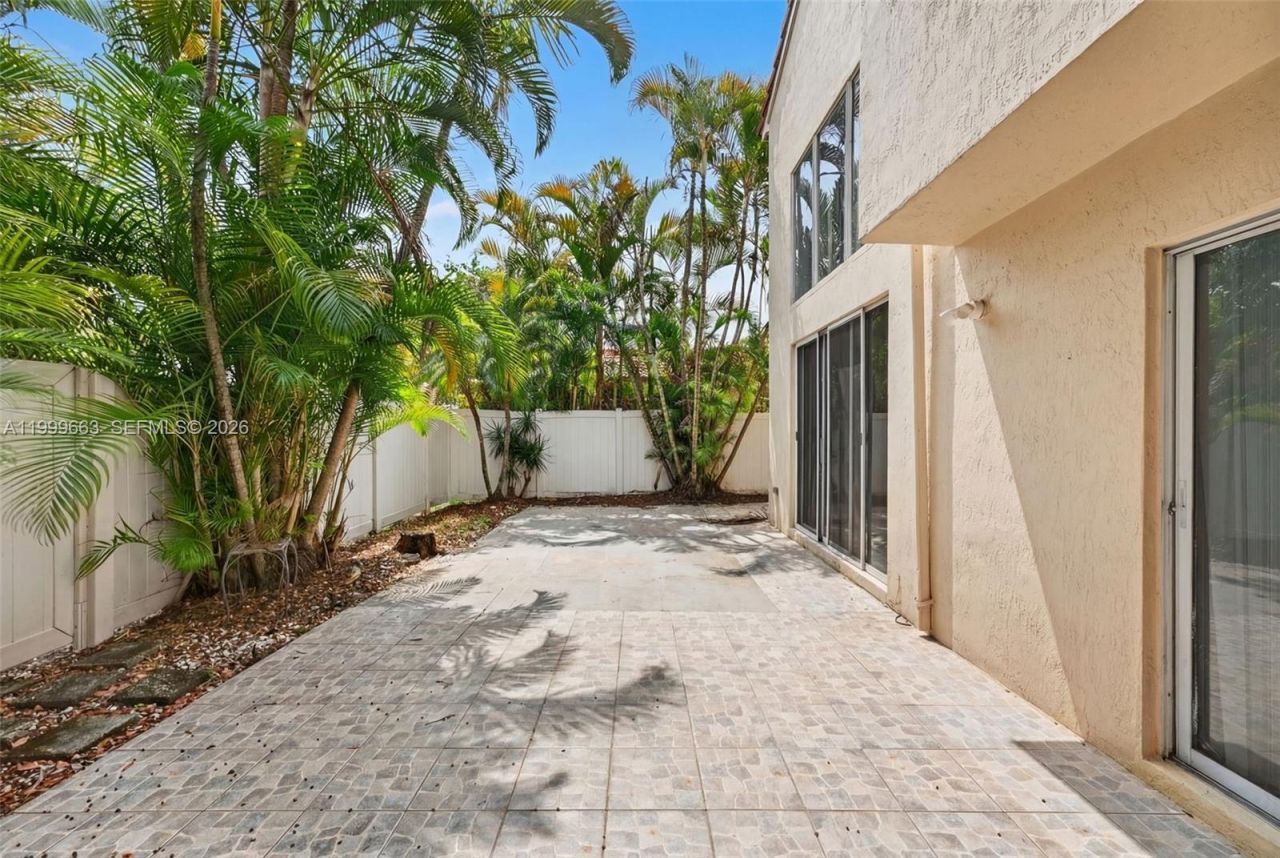 931 Opal Ter, Weston, FL 33326 Photo