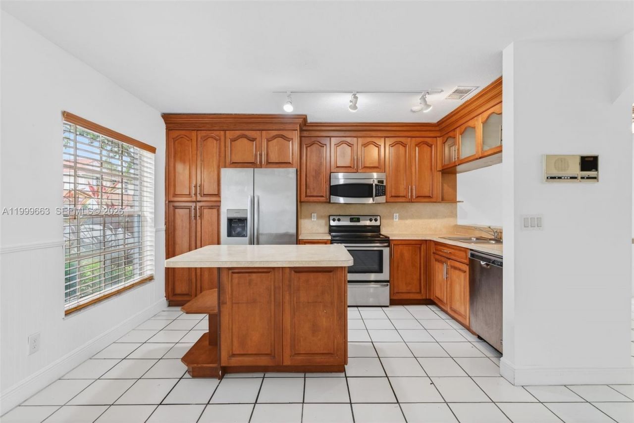 931 Opal Ter, Weston, FL 33326 Photo