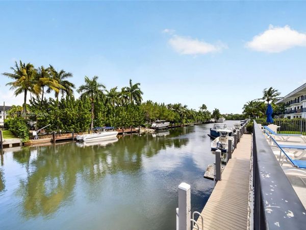 6815 Edgewater Dr, Unit 108, Coral Gables, FL 33133