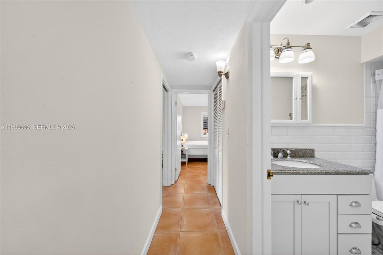 6815 Edgewater Dr, Unit 108, Coral Gables, FL 33133 Photo