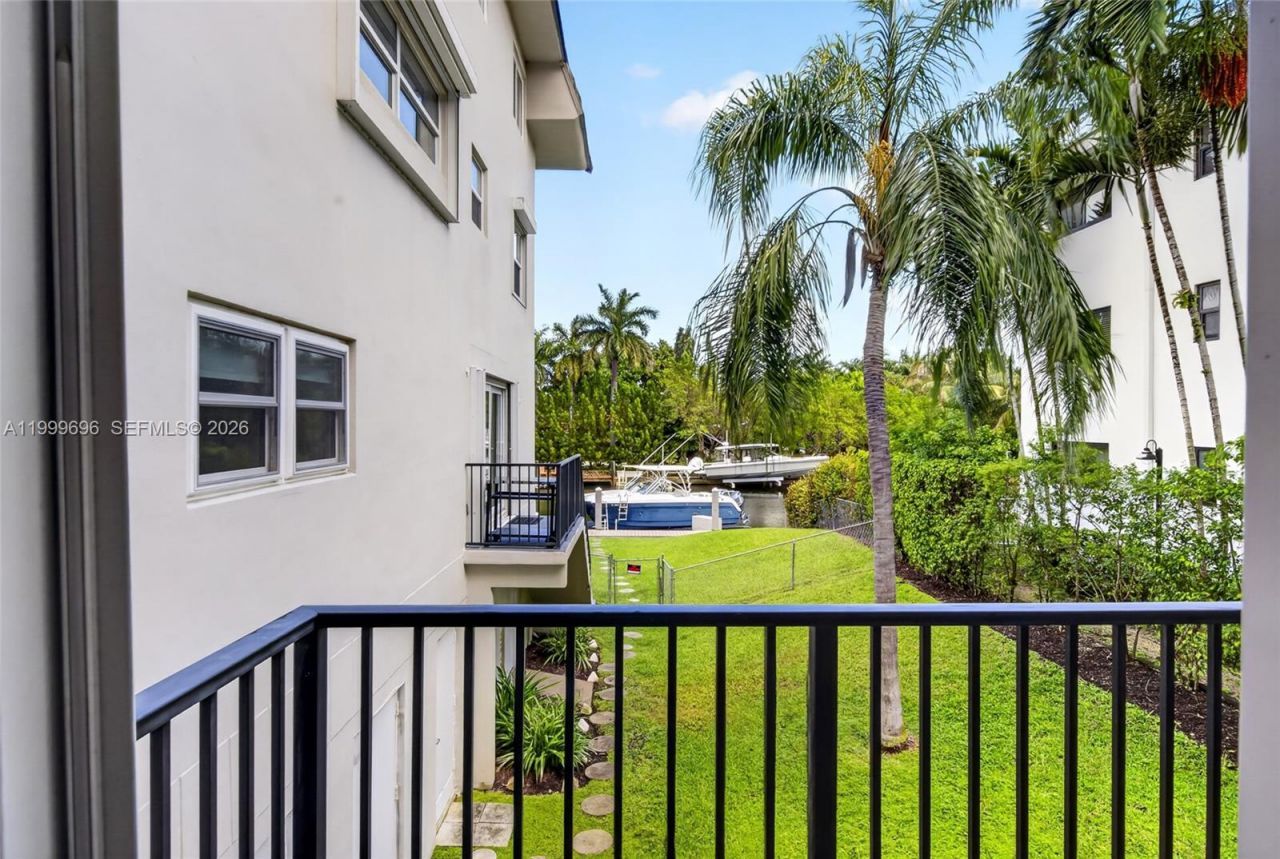 6815 Edgewater Dr, Unit 108, Coral Gables, FL 33133 Photo