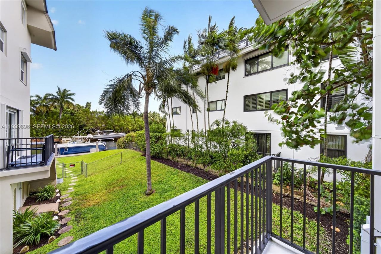 6815 Edgewater Dr, Unit 108, Coral Gables, FL 33133 Photo