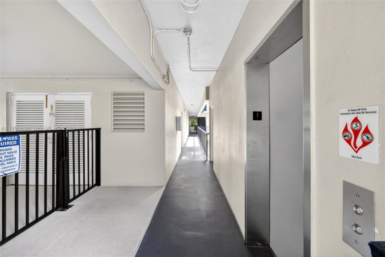 6815 Edgewater Dr, Unit 108, Coral Gables, FL 33133 Photo