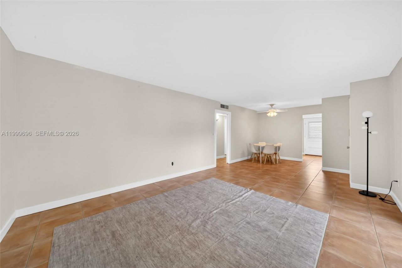 6815 Edgewater Dr, Unit 108, Coral Gables, FL 33133 Photo