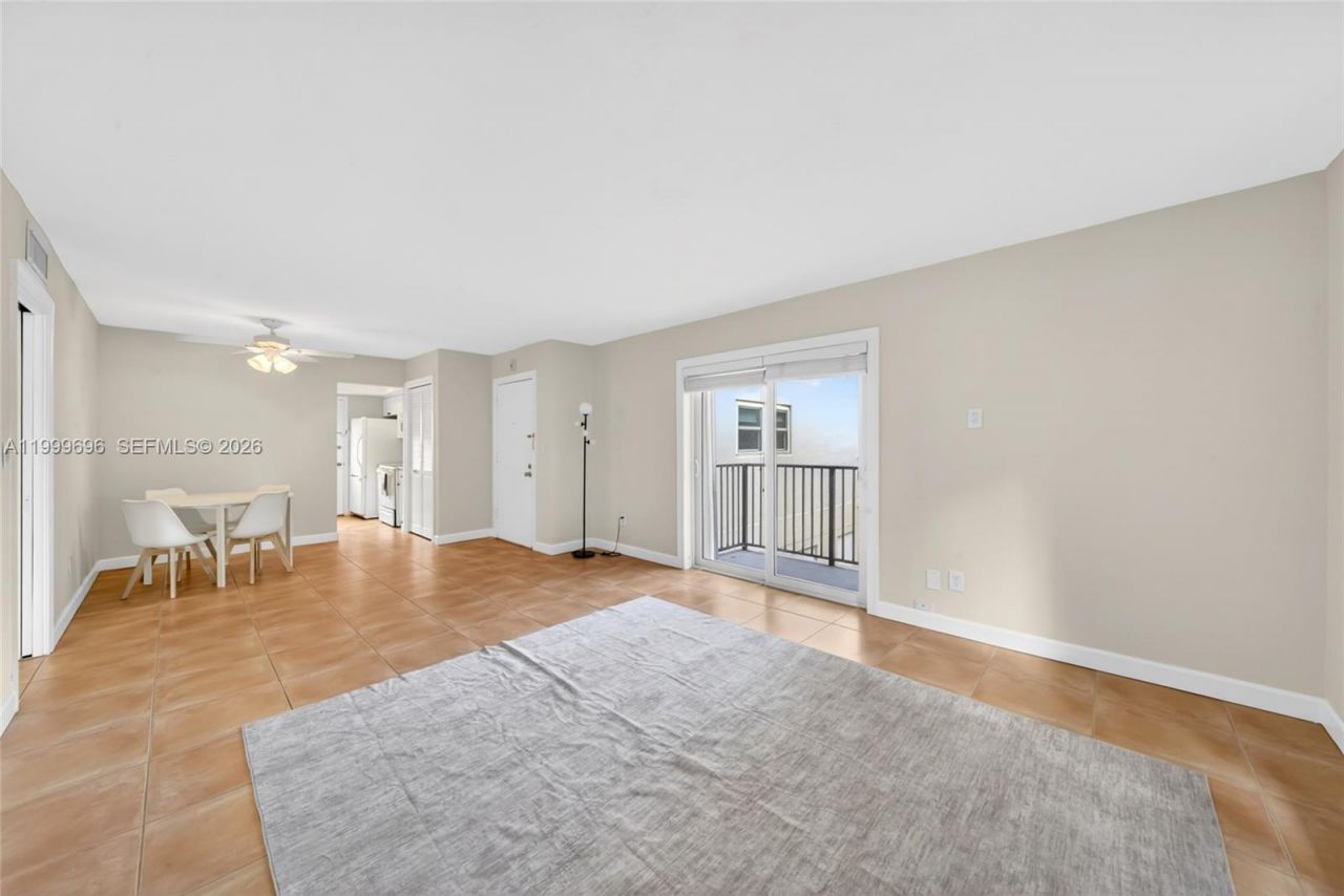 6815 Edgewater Dr, Unit 108, Coral Gables, FL 33133 Photo