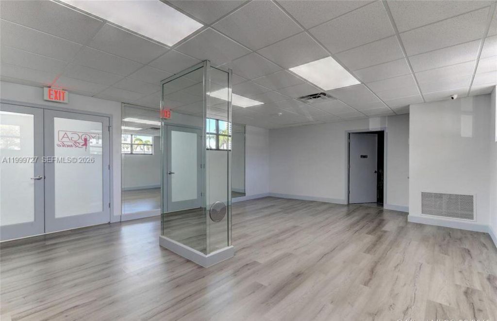 600 Parkview Dr, Unit 223, Hallandale Beach, FL 33009 Photo