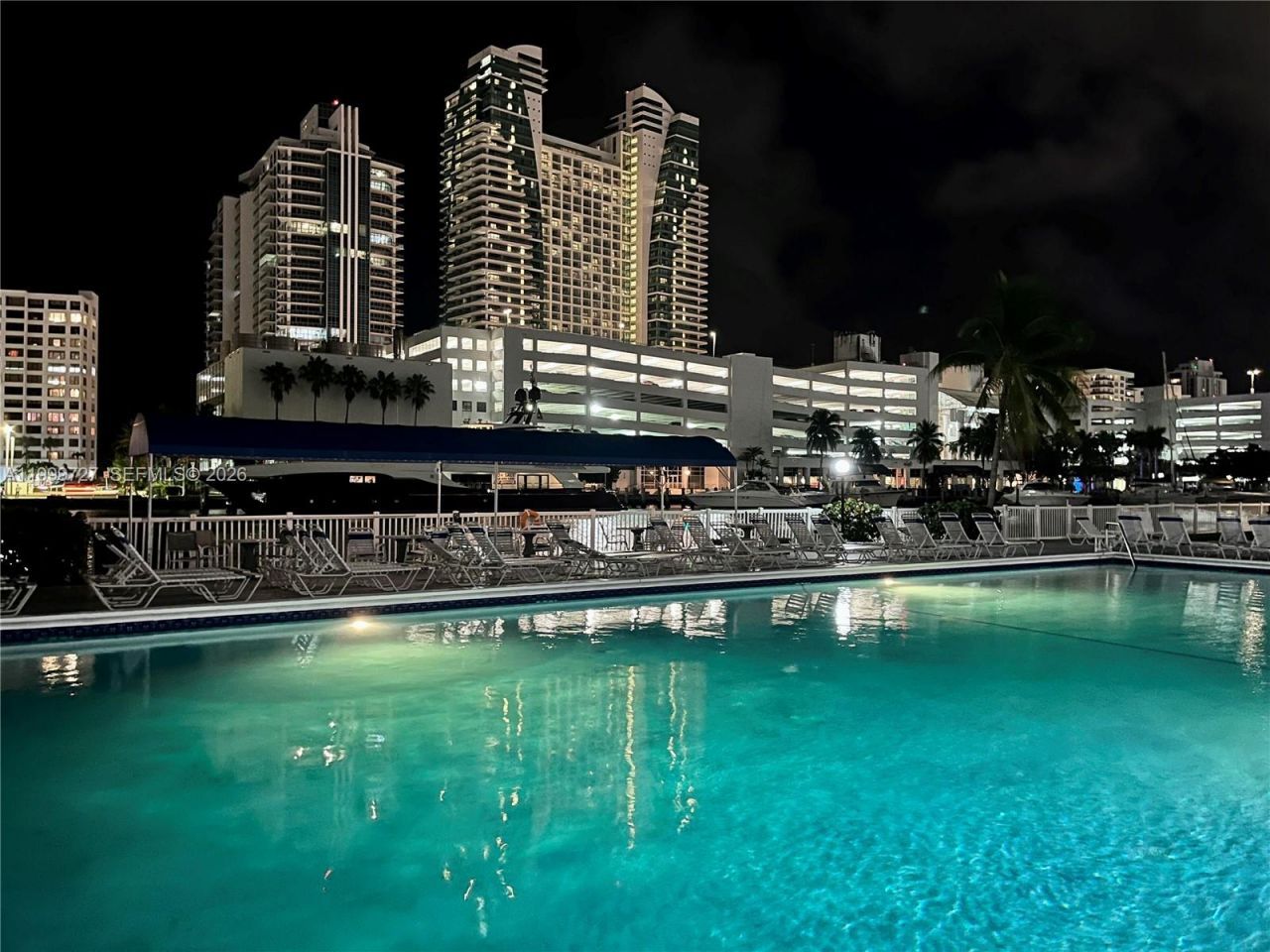 600 Parkview Dr, Unit 223, Hallandale Beach, FL 33009 Photo