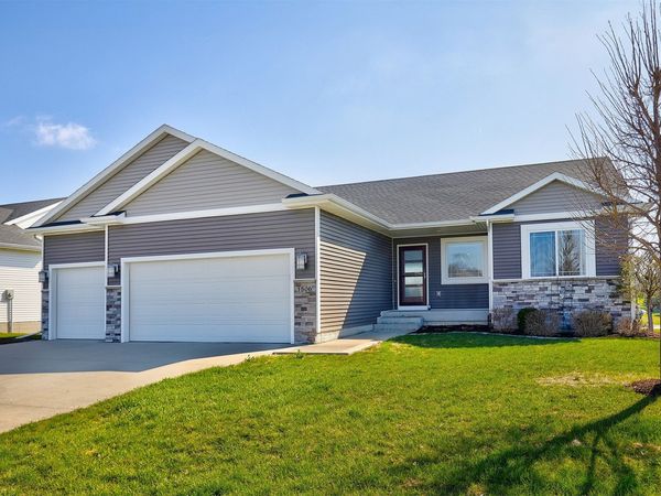 1506 Green Hills Drive, Norwalk, IA 50211