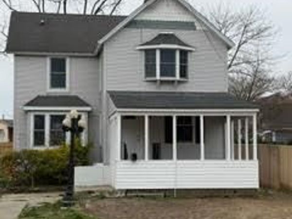 68 Center Avenue , Bay Shore, NY 11706